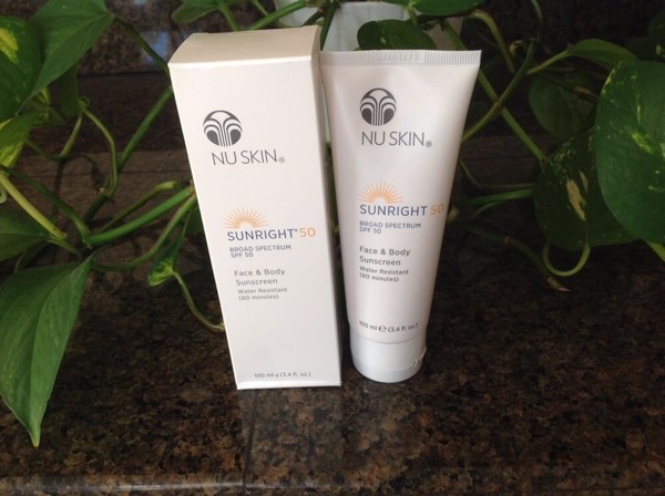 kem chống nắng Sunlight SPF 50PA +++
